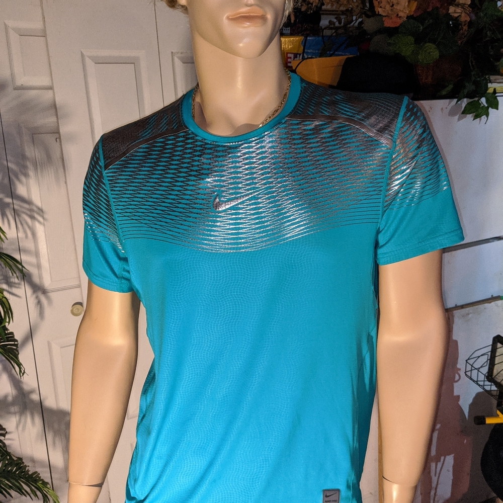 Nike pro  fitted shirt XL and Nike hat L/XL